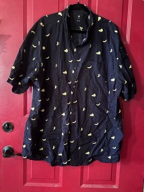 Men's Short-Sleeve Button-Down Shirt in Navy with Yellow Banana Print